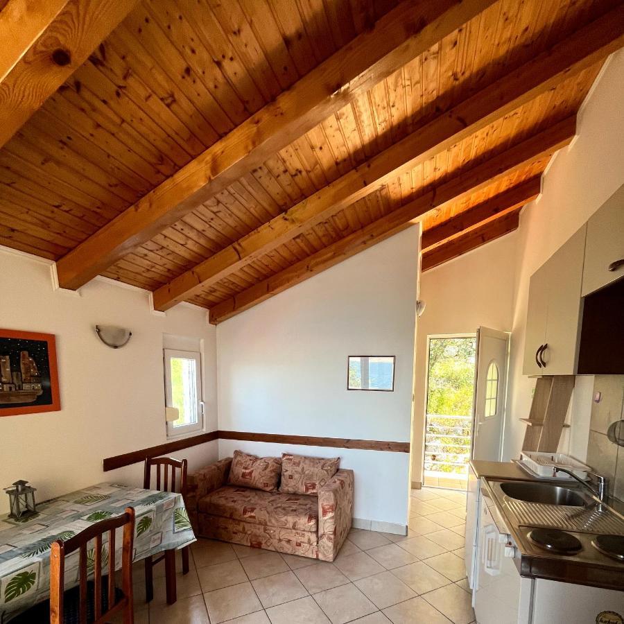 Apartmani Lisak Ugrina Baric Draga Exterior photo