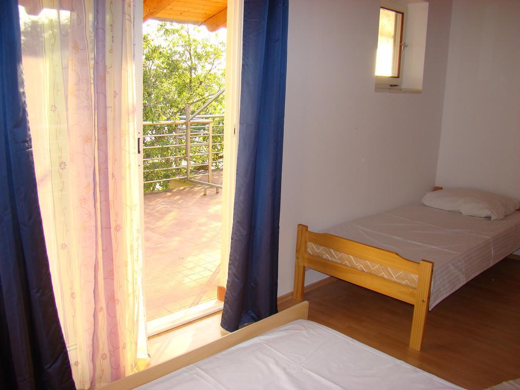 Apartmani Lisak Ugrina Baric Draga Exterior photo